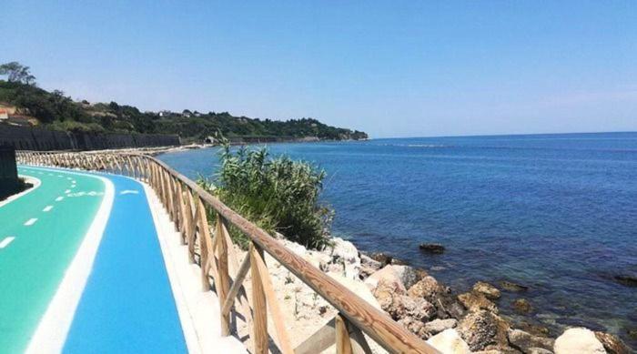 B&B La Dimora Di Tommaso Apartment - Dimora Storica Bike Friendly 奥托纳 外观 照片